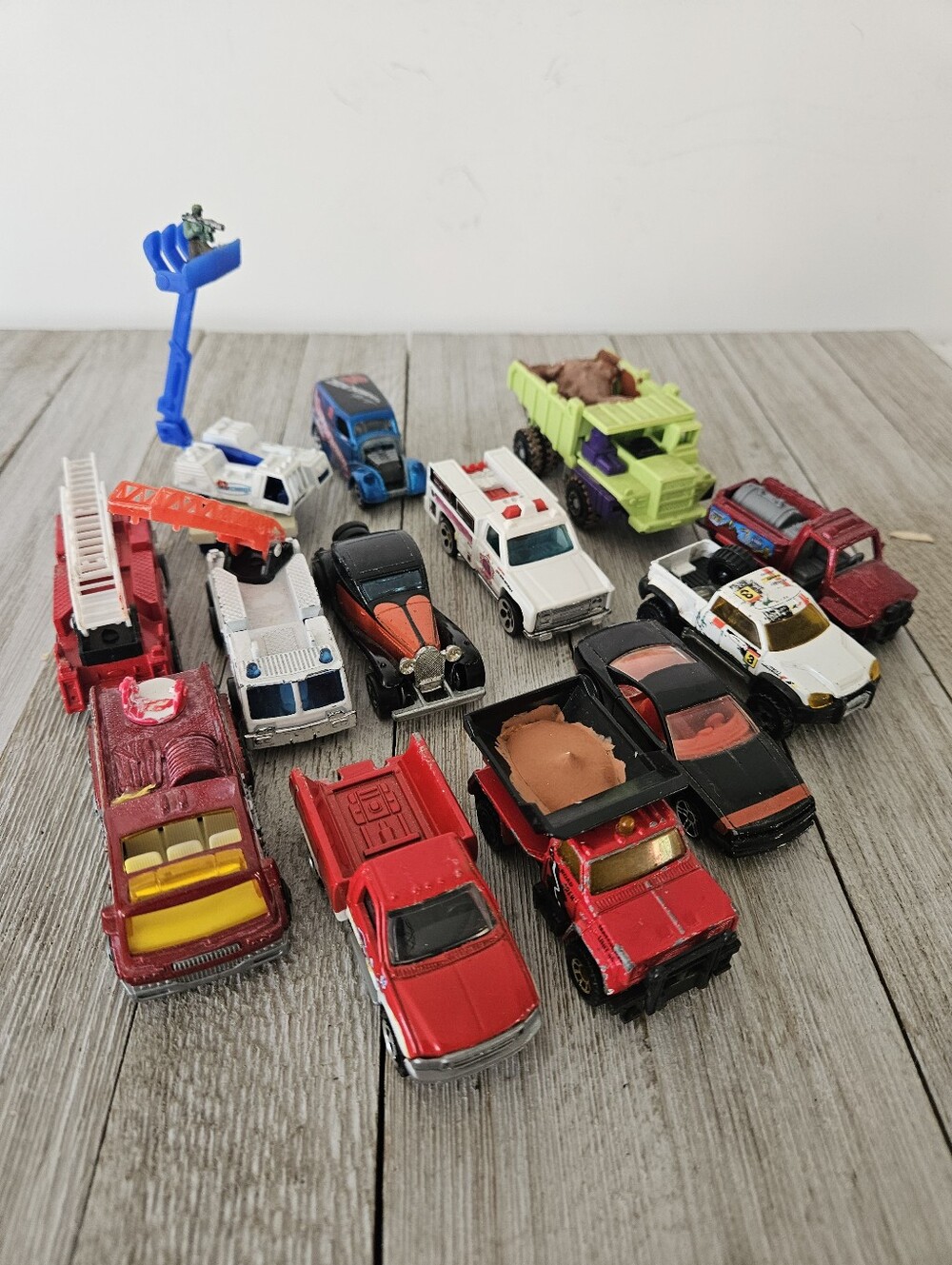 13 Vintage 1974-2001 Hot Wheels Cars Matchbox Hasbro Miscellaneous Lot Set Truck